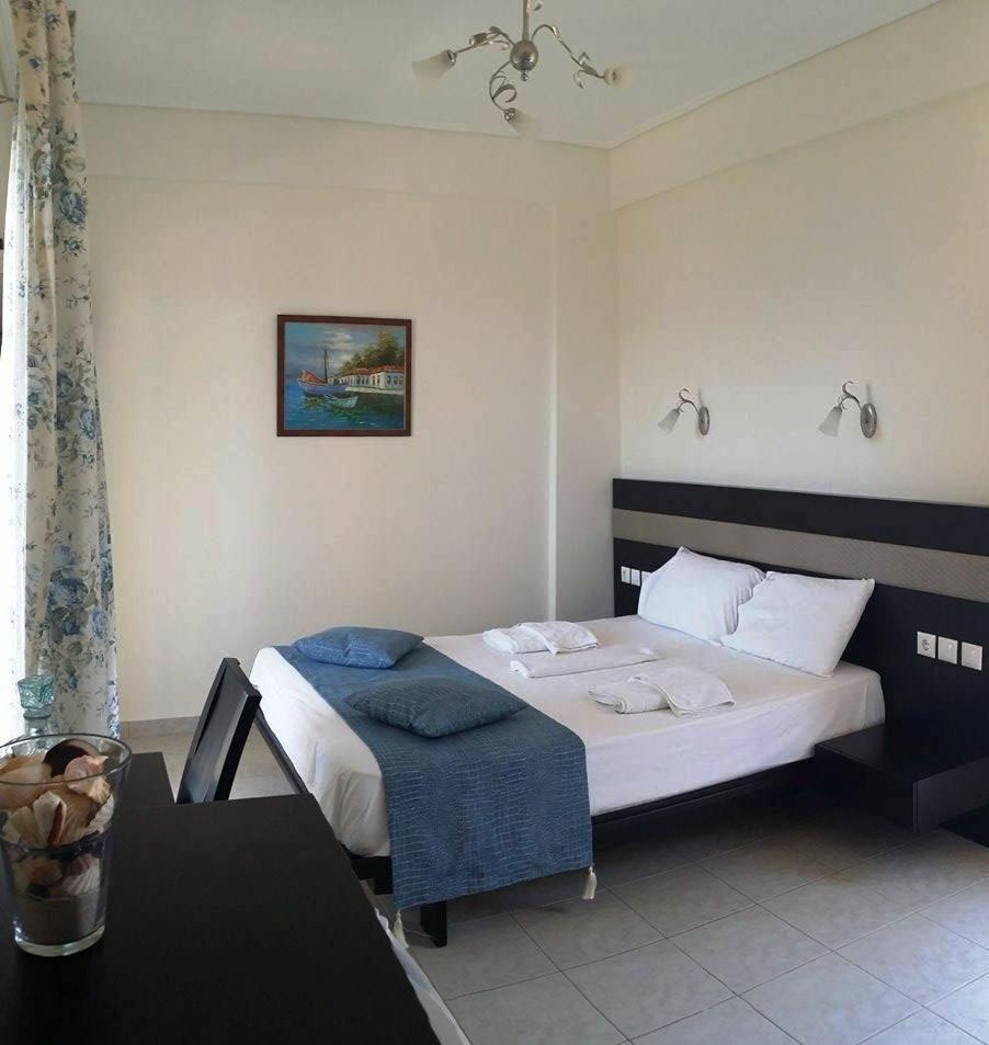 Voula Resort Elafonissos Rum bild