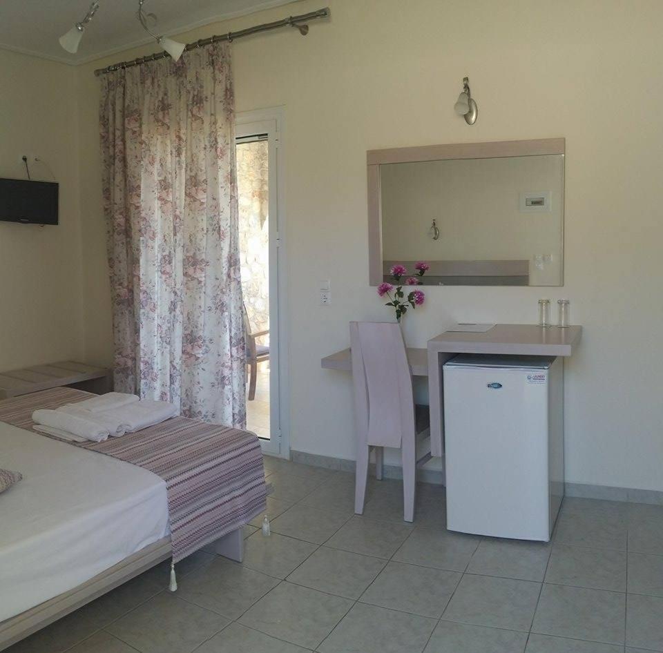 Voula Resort Elafonissos Rum bild
